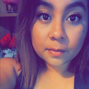 Meet your Posher, Ana